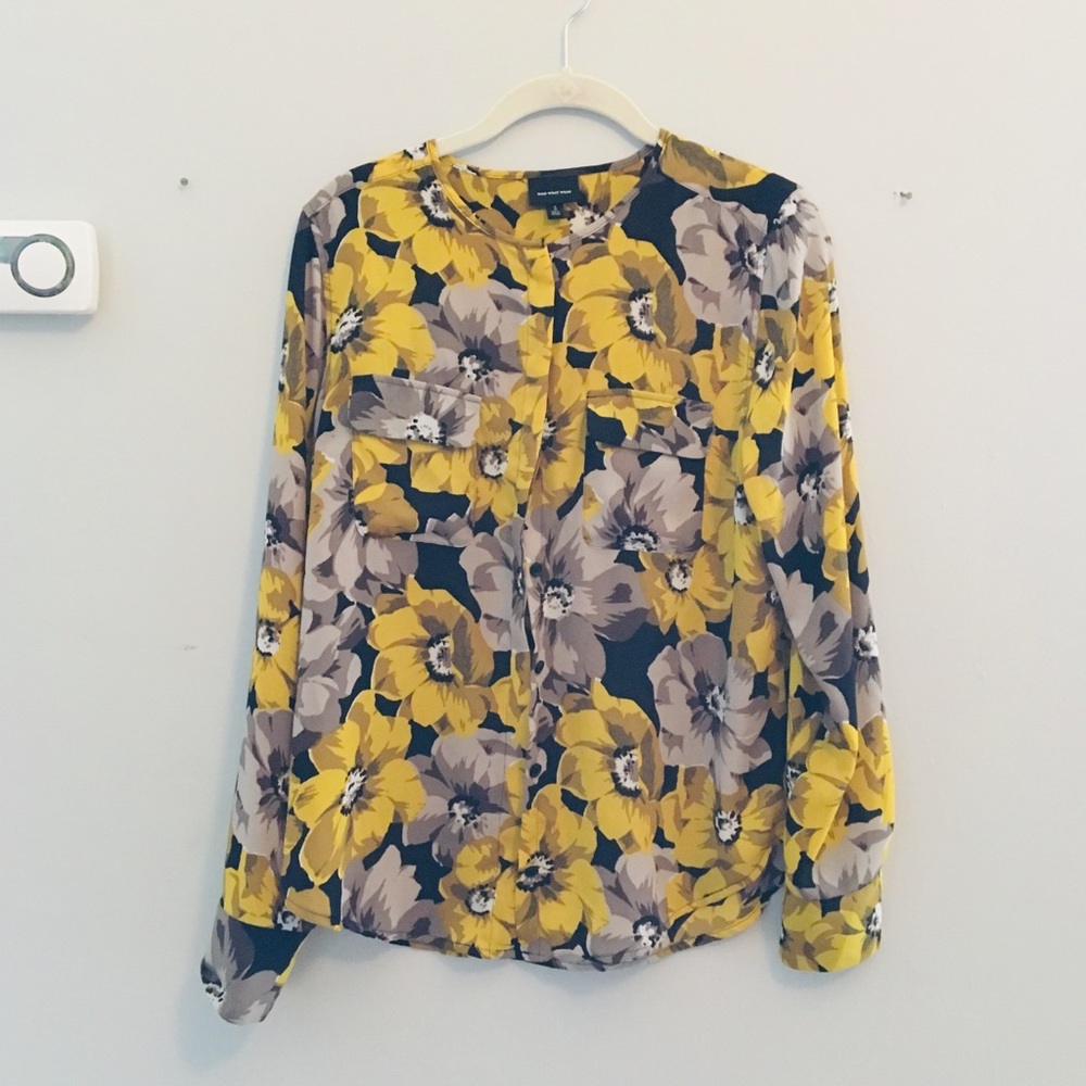 Floral Blouse 💛🖤